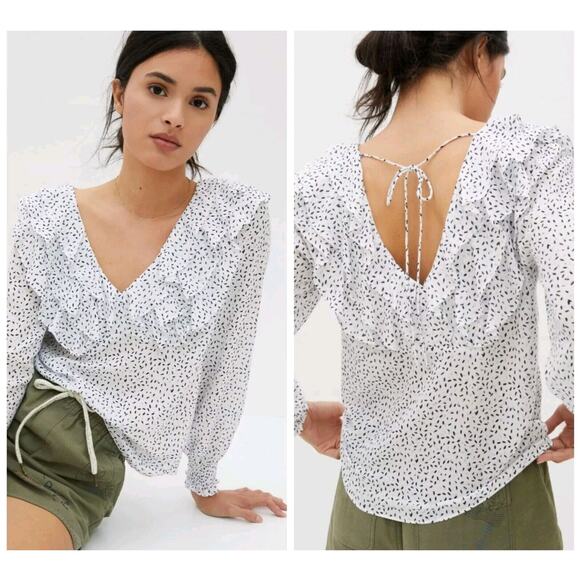 Anthropologie Tops - Anthropologie Hutch Ruffle Double V Neckline Smocked Sleeve Medium